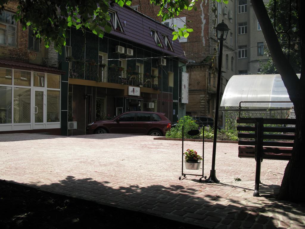 Yellow Unlimited Hotel 4 Харьков Экстерьер фото